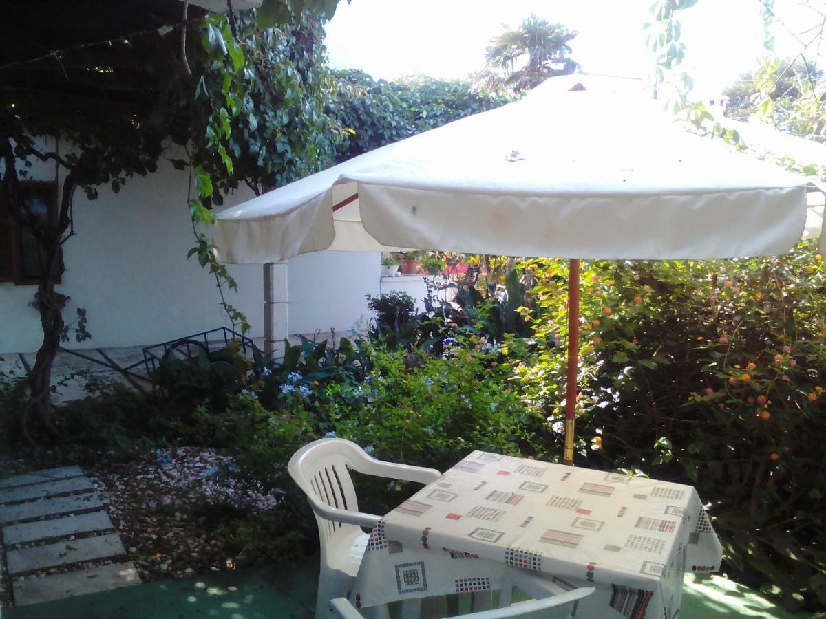 Apartments Lovor Silba Εξωτερικό φωτογραφία