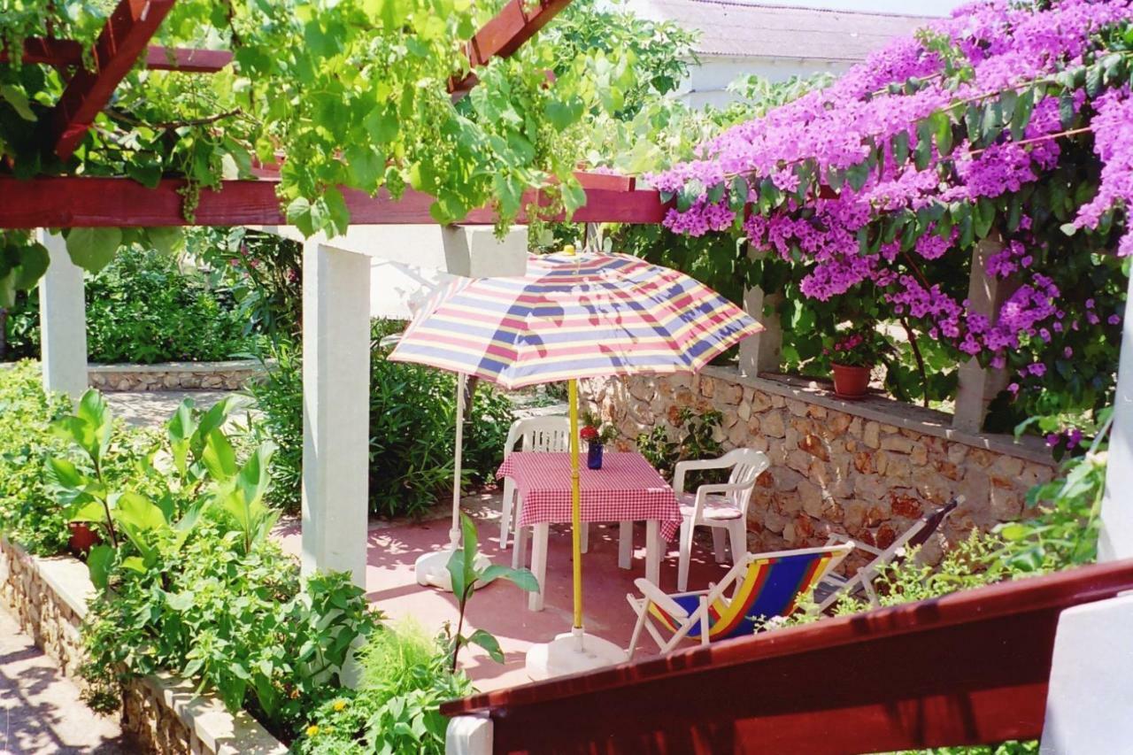 Apartments Lovor Silba Εξωτερικό φωτογραφία