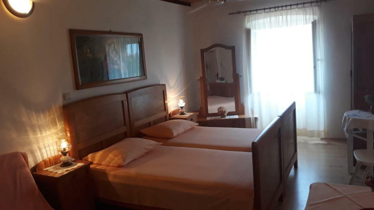 Apartments Lovor Silba Εξωτερικό φωτογραφία